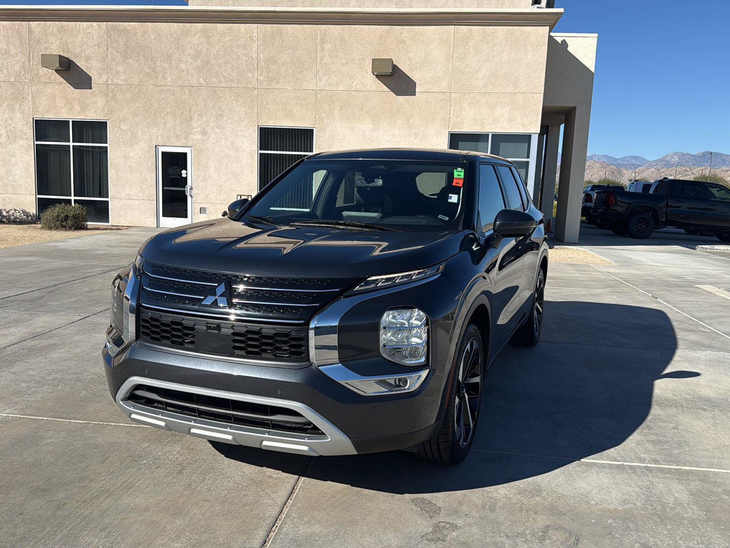 Used 2024 Mitsubishi Outlander FWD image 4