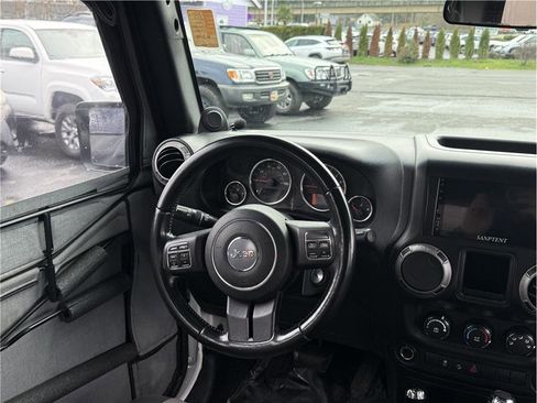 Used 2012 Jeep Wrangler Unlimited Sport w/ Connectivity Group AWD/4WD image 12