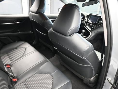 Used 2022 Toyota Camry SE image 39
