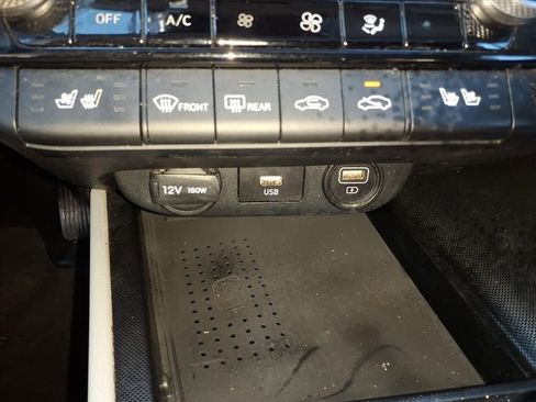 Used 2023 Hyundai Elantra Limited image 23