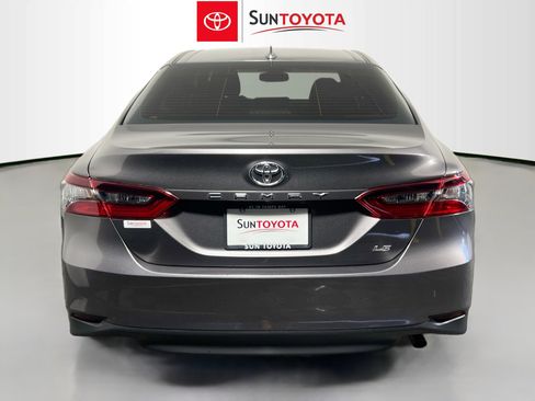 Used 2024 Toyota Camry LE w/ Convenience Package image 5