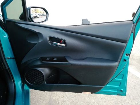 Used 2021 Toyota Prius Prime XLE image 18