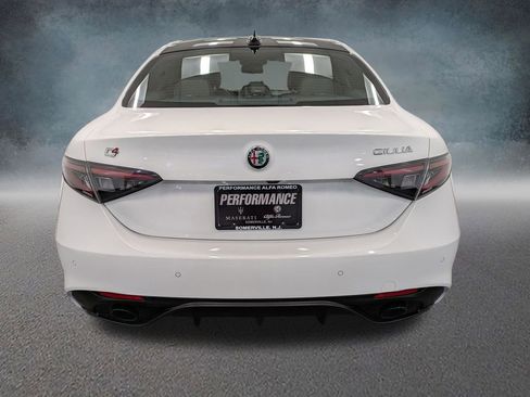 Used 2025 Alfa Romeo Giulia AWD w/ Driving Assist Package image 5