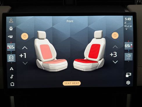 Used 2025 Land Rover Discovery Sport Dynamic SE image 21