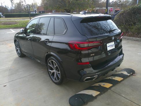 Used 2020 BMW X5 M50i w/ Executive Package image 12