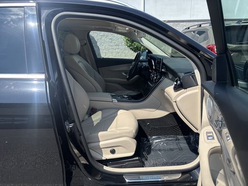 Used 2019 Mercedes-Benz GLC 300 4MATIC image 21
