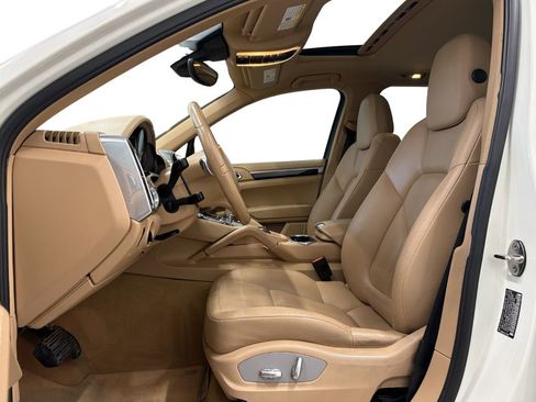 Used 2011 Porsche Cayenne AWD/4WD image 10