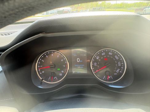Used 2020 Toyota RAV4 XLE w/ Convenience Package FWD image 15