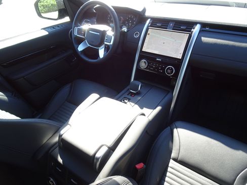 New 2025 Land Rover Discovery S AWD/4WD image 25