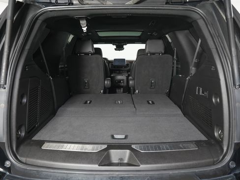 Used 2023 Chevrolet Tahoe High Country w/ Premium Package RWD image 12