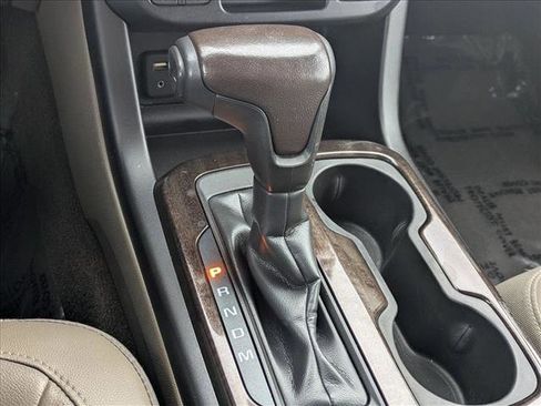 Used 2015 GMC Canyon SLT image 12