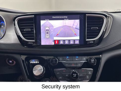 Used 2026 Chrysler Pacifica Pinnacle image 42