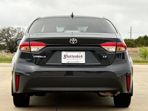 Used 2025 Toyota Corolla LE FWD image 7