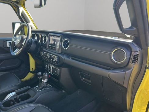 Used 2022 Jeep Wrangler Unlimited Sahara w/ LED Lighting Group image 40