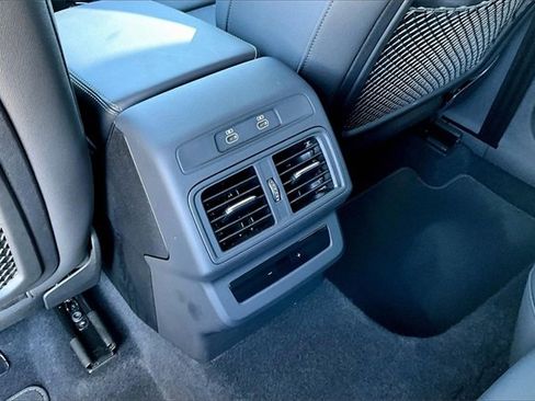 Used 2025 Audi Q5 Premium Plus w/ Premium Plus image 25