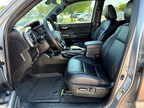 Used 2023 Toyota Tacoma TRD Off-Road w/ TRD Premium Off Road Package AWD/4WD image 14