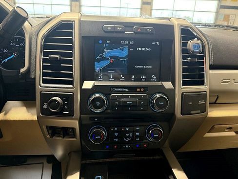 Used 2018 Ford F350 Lariat w/ Chrome Package image 13