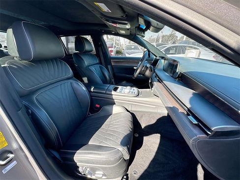 Used 2023 Genesis G90 3.5T image 32