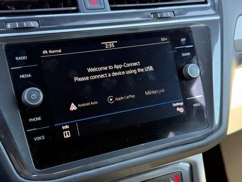 Used 2023 Volkswagen Tiguan SE R-Line image 25