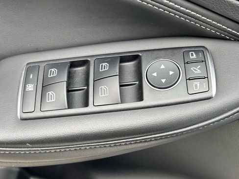 Used 2018 INFINITI QX30 Premium w/ Technology Package image 13