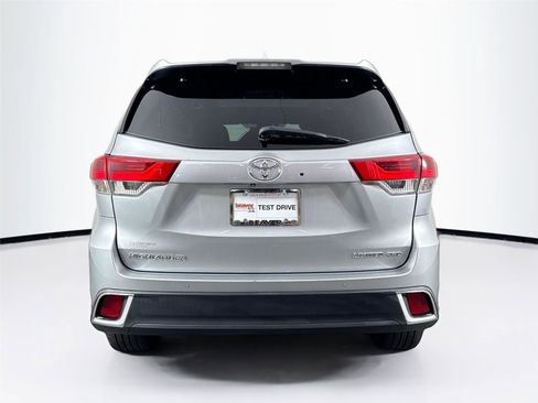 Used 2019 Toyota Highlander Limited Platinum AWD/4WD image 12