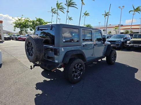 Used 2015 Jeep Wrangler Unlimited Rubicon w/ Connectivity Group AWD/4WD image 7