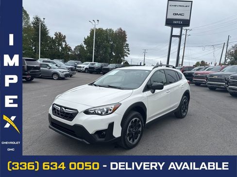 Used 2023 Subaru Crosstrek 2.0i image 1