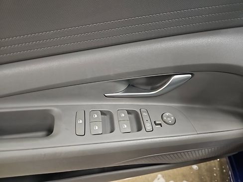 Used 2021 Hyundai Elantra SE image 12