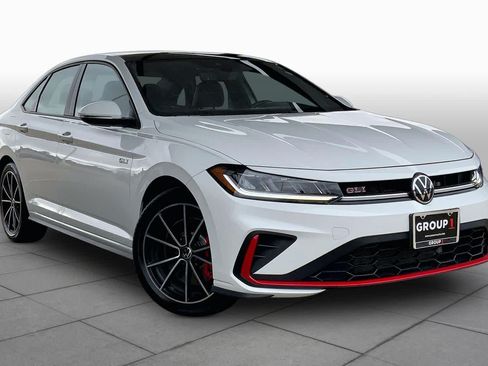 Used 2025 Volkswagen Jetta GLI Autobahn FWD image 3