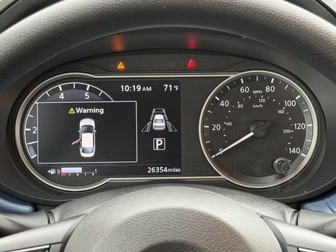 Used 2025 Nissan Versa SV FWD image 15