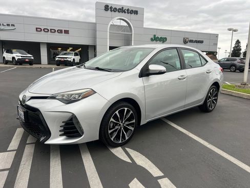 Used 2017 Toyota Corolla SE FWD image 5