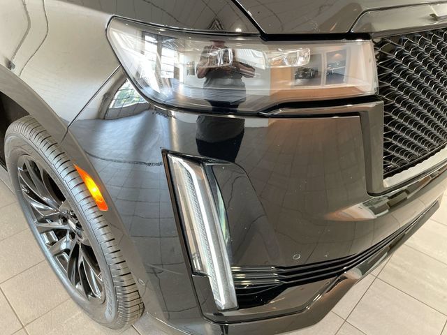 Certified 2023 Cadillac Escalade Sport Platinum w/ LPO, ONYX Package AWD/4WD image 4