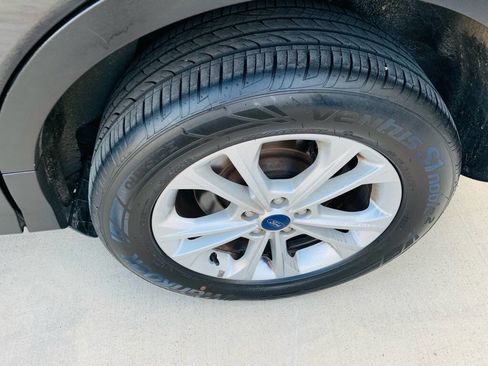 Used 2017 Ford Escape SE w/ SE Leather Comfort Package image 31