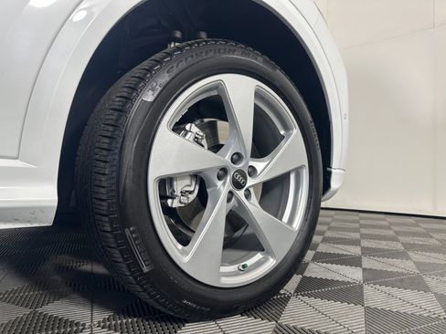 Used 2025 Audi Q5 Premium Plus w/ Premium Plus image 8