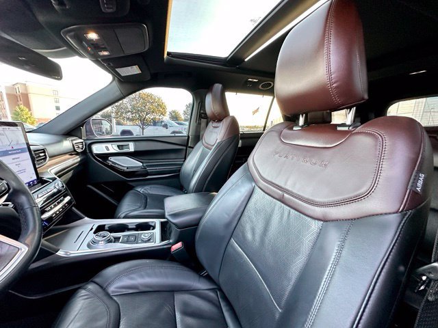 Used 2024 Ford Explorer Platinum w/ Technology Package AWD/4WD image 24