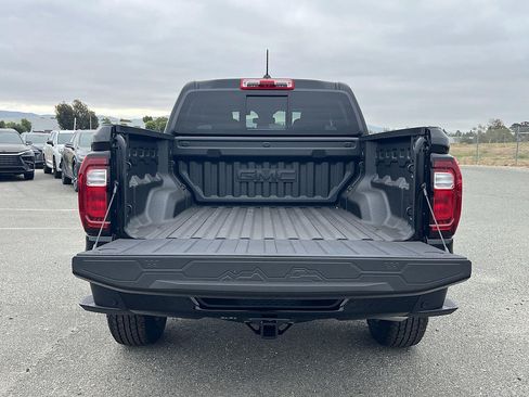 New 2026 GMC Canyon Elevation w/ LPO, Black Badging Package RWD image 27