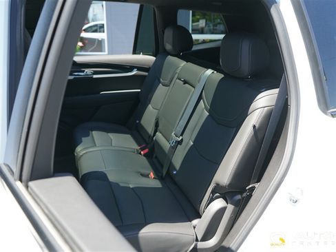 Used 2024 Cadillac XT6 Sport w/ Technology Package AWD/4WD image 37