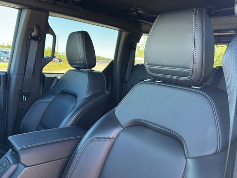 Used 2025 Ford Bronco Outer Banks image 14