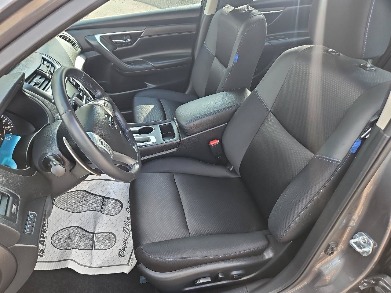 Used 2017 Nissan Altima 2.5 SR FWD image 12