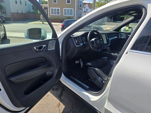 Used 2019 Volvo XC60 T6 R-Design w/ Protection Package Premier AWD/4WD image 10