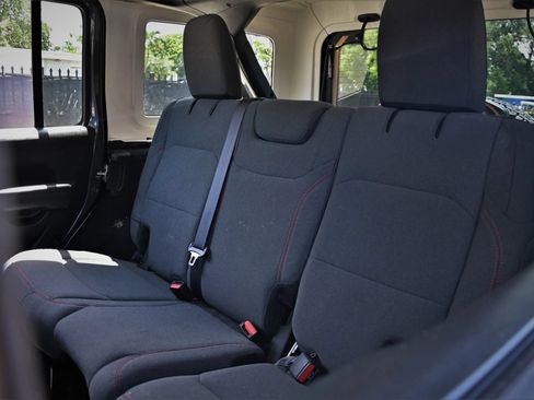 Used 2024 Jeep Wrangler Unlimited Rubicon AWD/4WD image 20