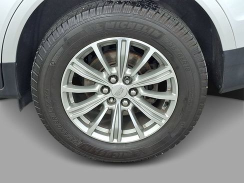 Used 2018 Cadillac XT5 Luxury w/ Driver Awareness Package AWD/4WD image 8