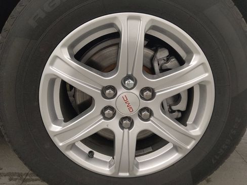 Used 2019 GMC Acadia SLE FWD image 31