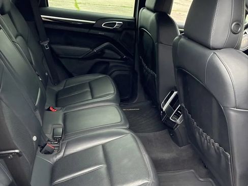 Used 2011 Porsche Cayenne S AWD/4WD image 24