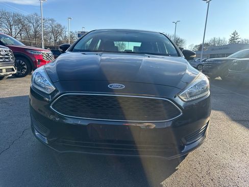 Used 2016 Ford Focus SE w/ SE Power Seat Package image 4