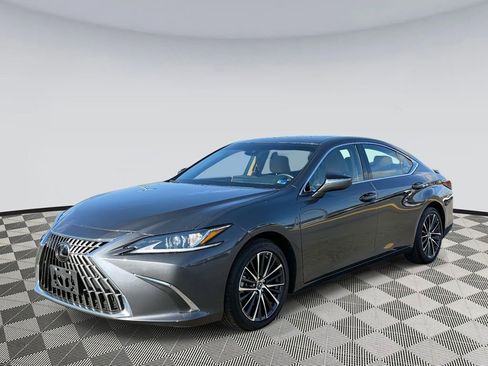 Used 2025 Lexus ES 300h w/ Premium Package image 5