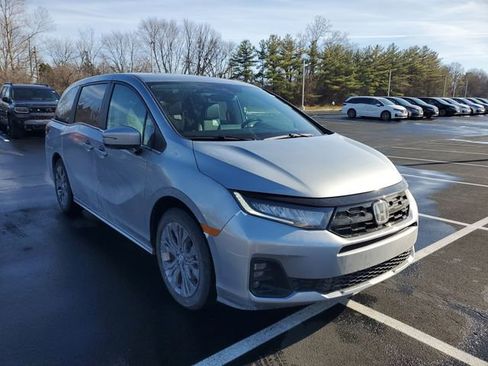 New 2026 Honda Odyssey Touring image 12