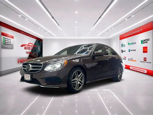 Used 2016 Mercedes-Benz E 400 4MATIC Sedan w/ Driver Assistance Package image 4
