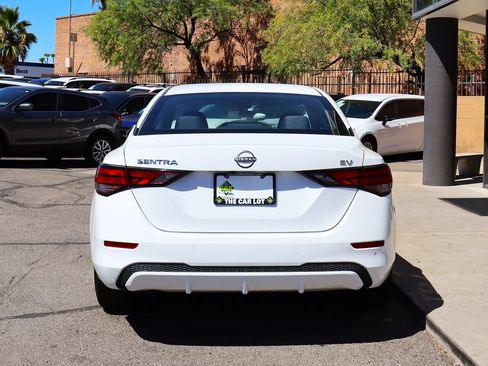 Used 2024 Nissan Sentra SV FWD image 11