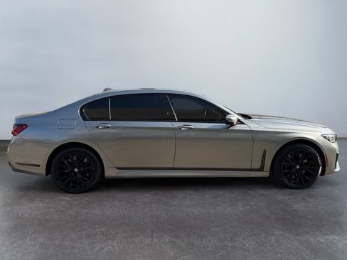 Used 2021 BMW 750i xDrive w/ Executive Package AWD/4WD image 4